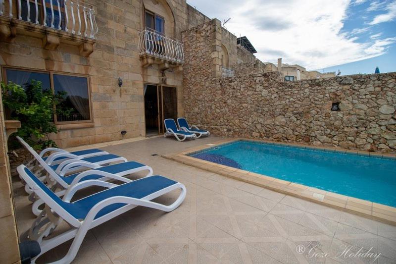 تختخواب و صبحانه Hibiscus