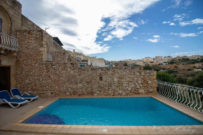 تختخواب و صبحانه Hibiscus