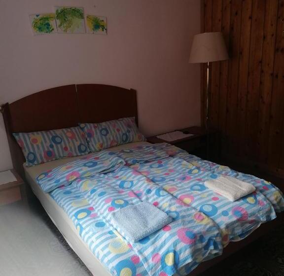 تختخواب و صبحانه Smučarska Koča