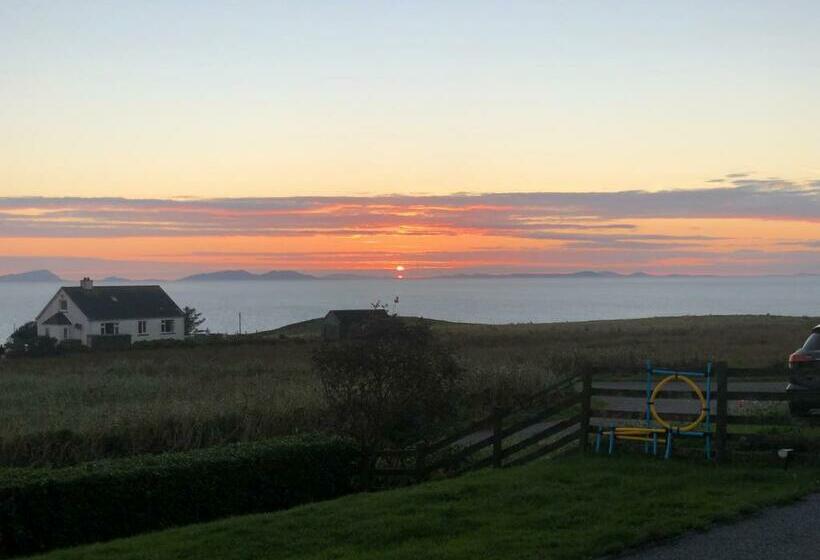 Bed and Breakfast Trumpan Cottage