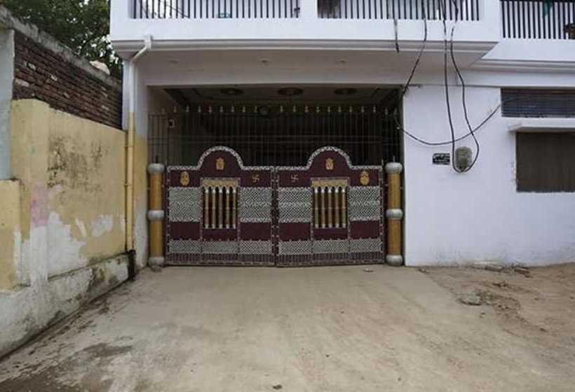 Fabhotel Shivam Palace