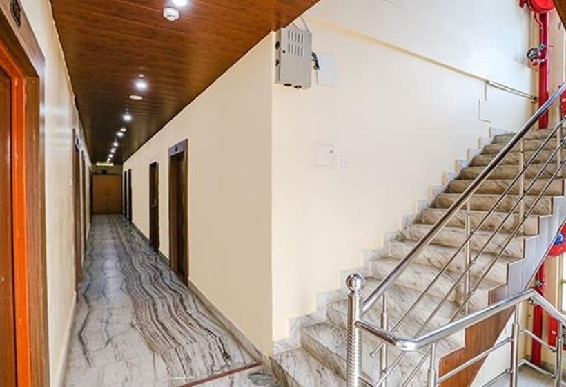 Fabhotel Shivam Palace