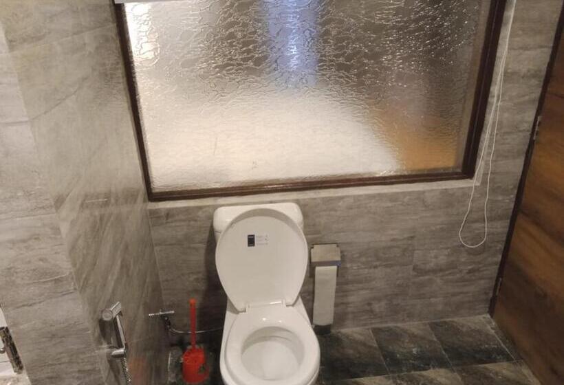 Hotel Apricot Inn Kargil