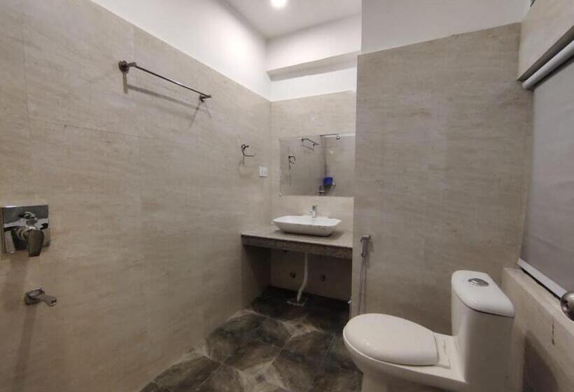 Hotel Apricot Inn Kargil