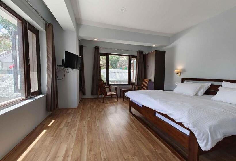 Hotel Apricot Inn Kargil