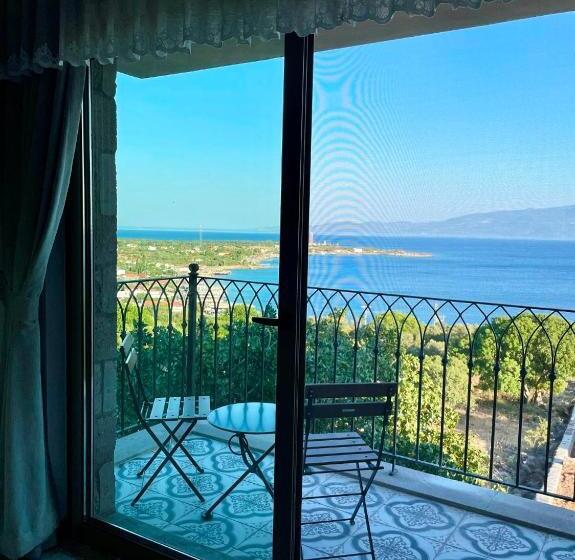 בית מלון כפרי Assos Gazebo