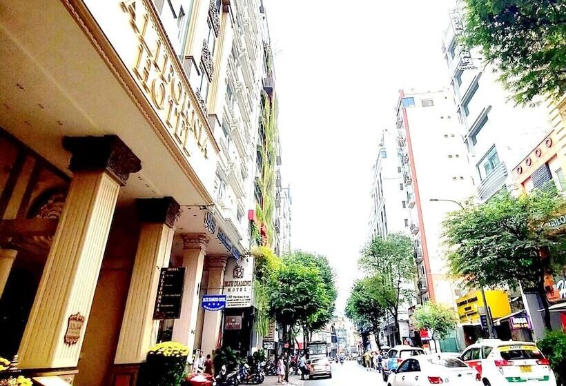 California Saigon Hotel & Rooftop Pool