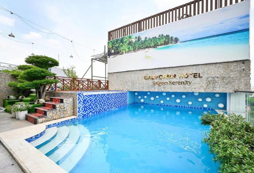 California Saigon Hotel & Rooftop Pool