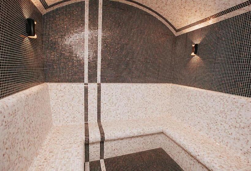 هتل Castle Resort Spa