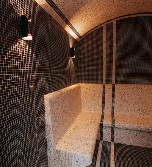 هتل Castle Resort Spa