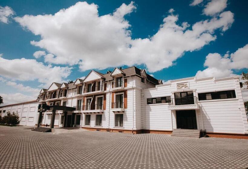 هتل Castle Resort Spa