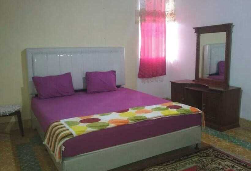 ホテル Express O 92070 Mando Homestay Syariah