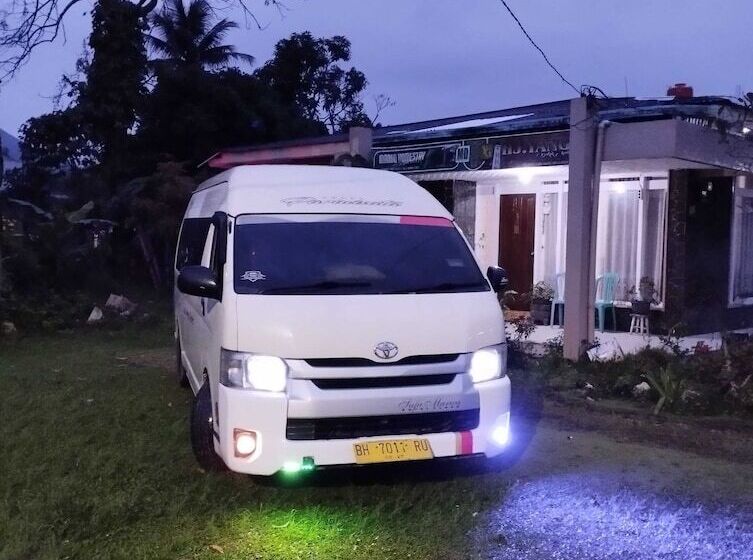ホテル Express O 92070 Mando Homestay Syariah