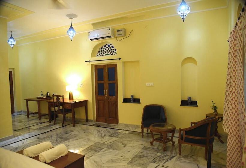 Hotel Fort Chabariya