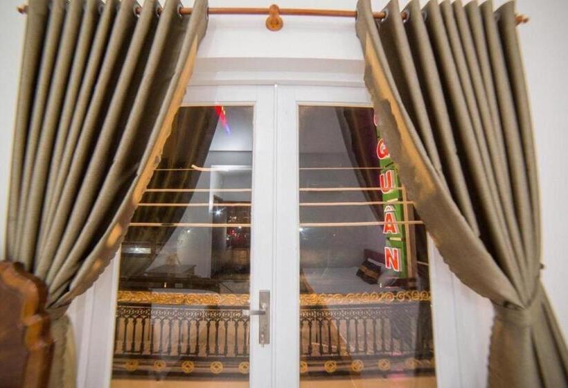 هتل Khách Sạn Bảo Quân Núi Sam