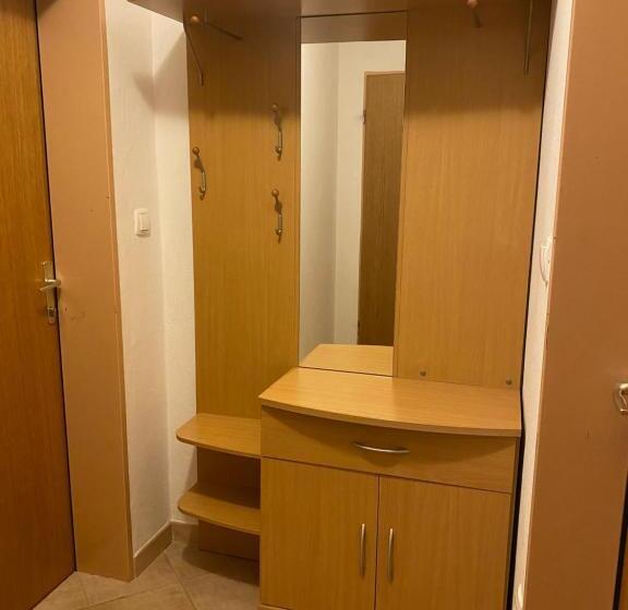 هتل Kmetija Knavs