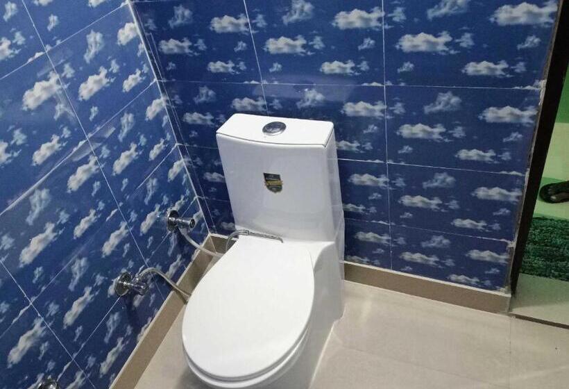 호텔 Oyo Dixit Gest House