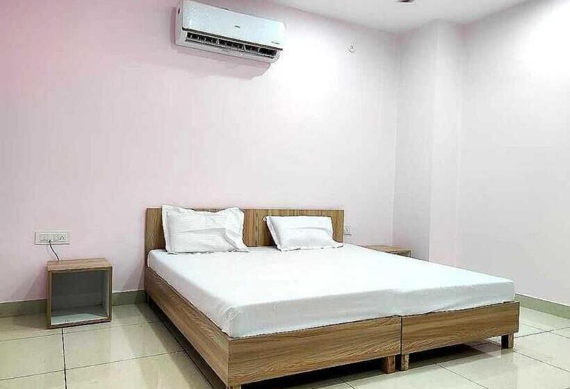 בית מלון כפרי Oyo  Palazzo