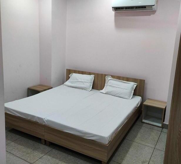 בית מלון כפרי Oyo  Palazzo