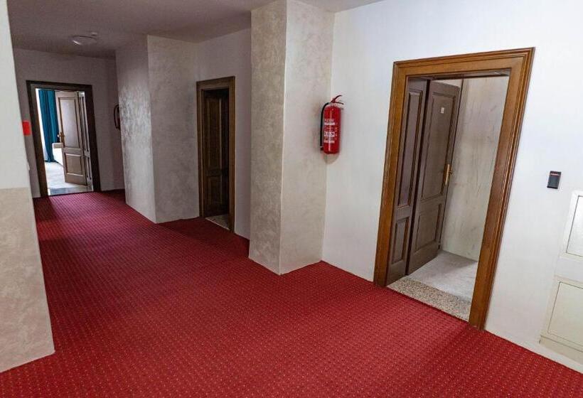 هتل Stari Grad Fojnica