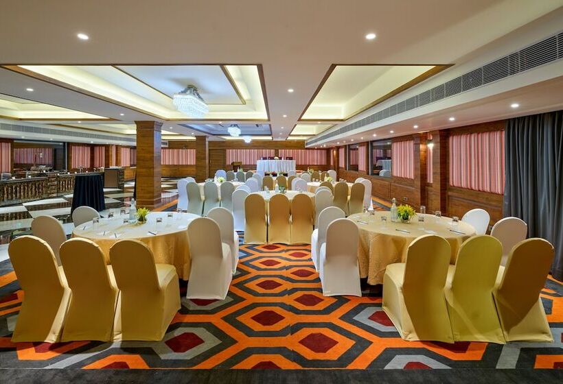 호텔 Zone By The Park Pathankot