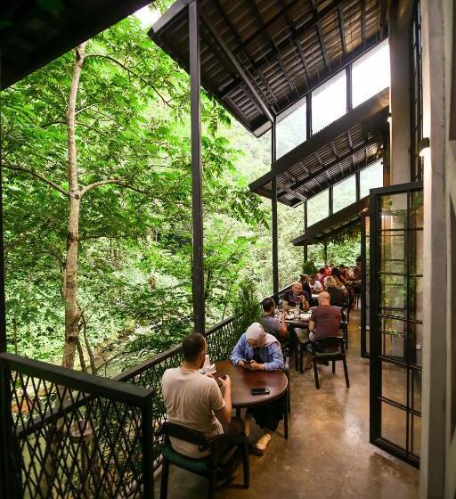 هتل Park Resort Mtirala National Park