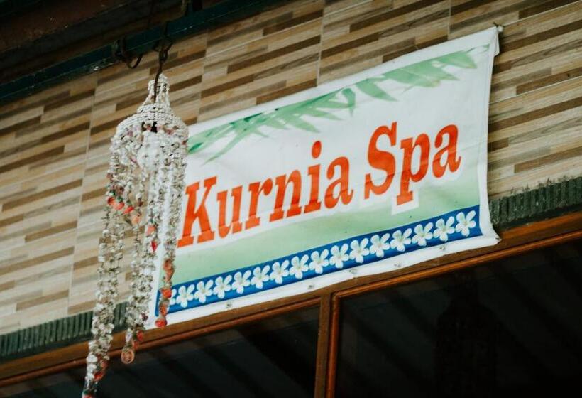פנסיון Kurnia Guest House & Spa