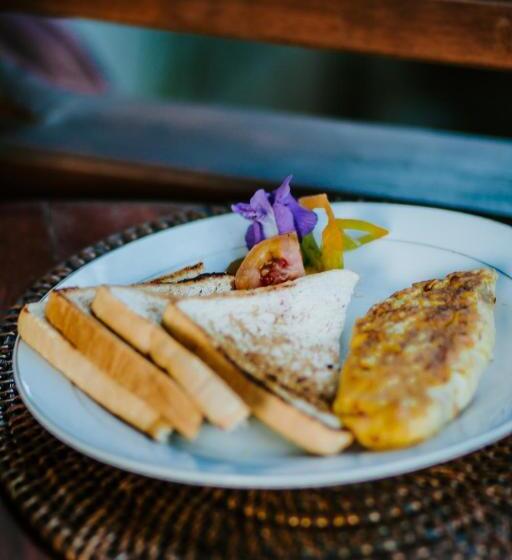 פנסיון Kurnia Guest House & Spa