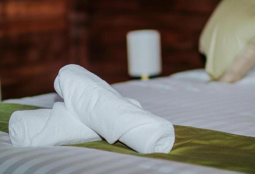 פנסיון Kurnia Guest House & Spa