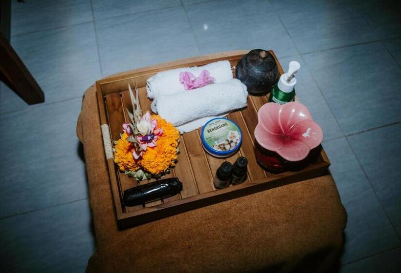 פנסיון Kurnia Guest House & Spa