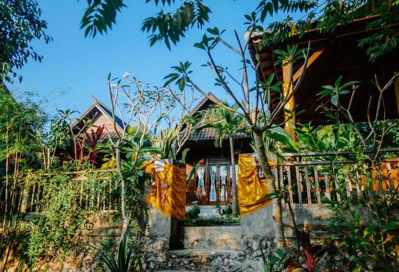 פנסיון Kurnia Guest House & Spa