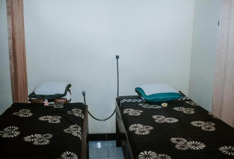 פנסיון Kurnia Guest House & Spa