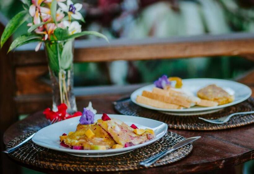 פנסיון Kurnia Guest House & Spa