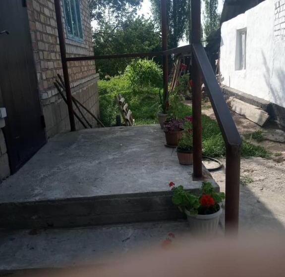 پانسیون Satina Jenish