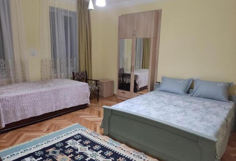 پانسیون Aloni Green Acres