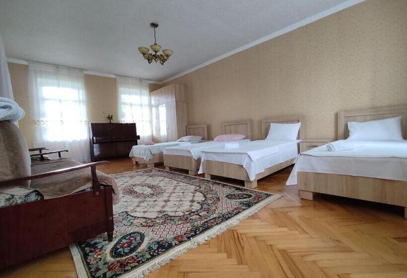 پانسیون Aloni Green Acres