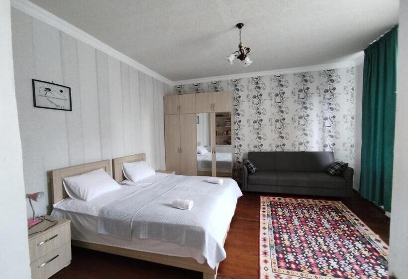 پانسیون Aloni Green Acres