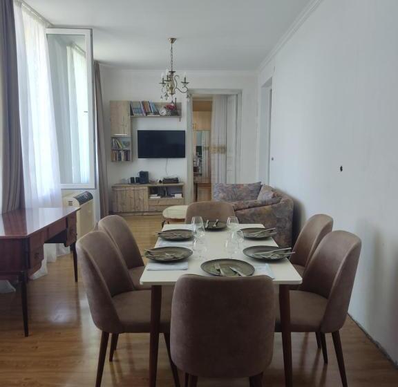 پانسیون Aloni Green Acres