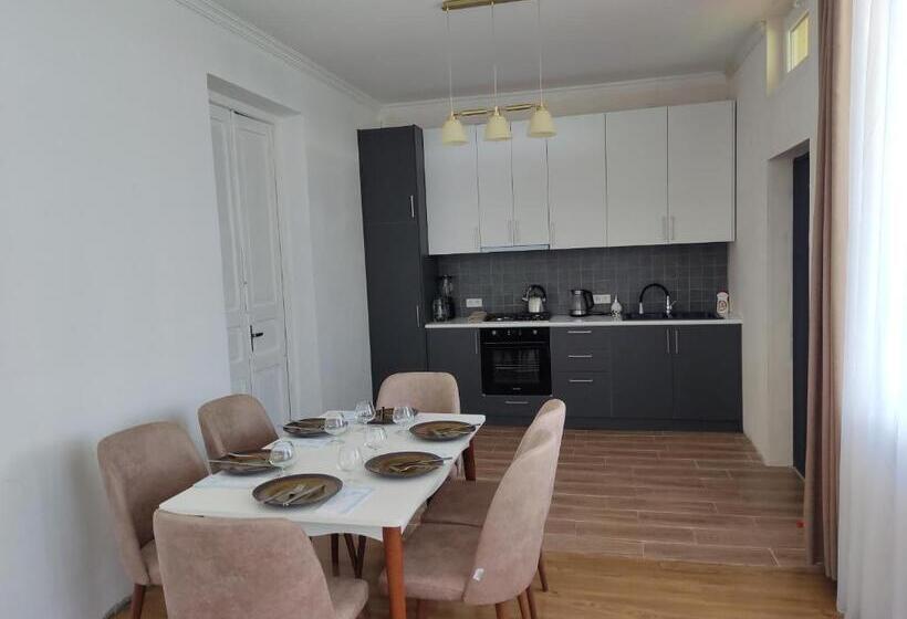 پانسیون Aloni Green Acres