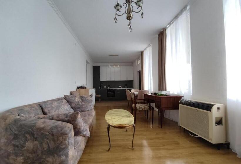 پانسیون Aloni Green Acres