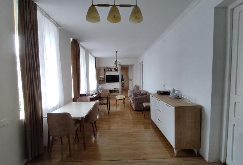 پانسیون Aloni Green Acres