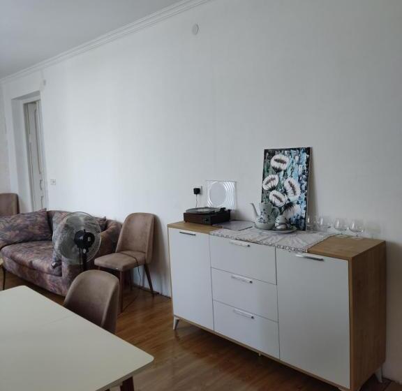 پانسیون Aloni Green Acres