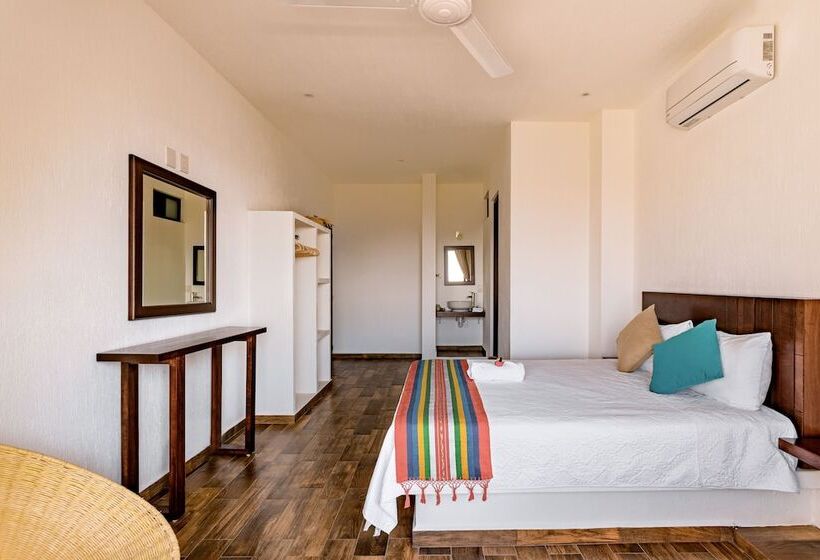 Punta Kai Hotel & Hostal