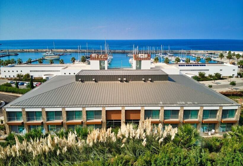 Курорт Karpaz Gate Marina