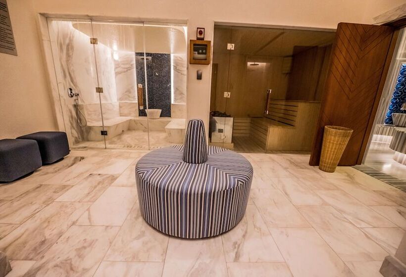 Курорт Karpaz Gate Marina