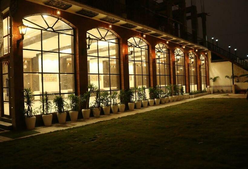 The Stoneberry Resort