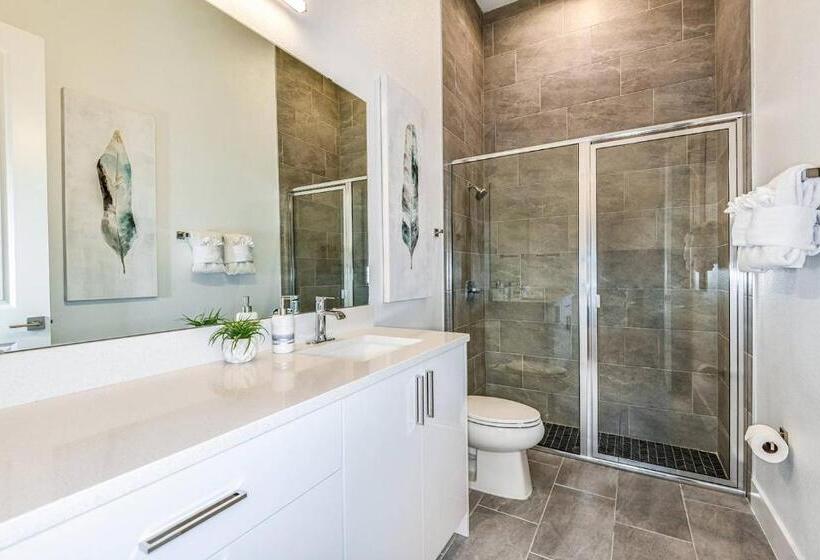 Villatel Village At Solterra Resort