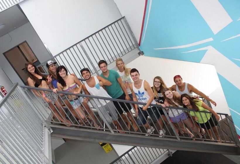 ユースホステル Port Douglas Backpackers