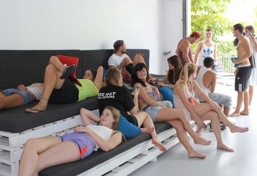 ユースホステル Port Douglas Backpackers