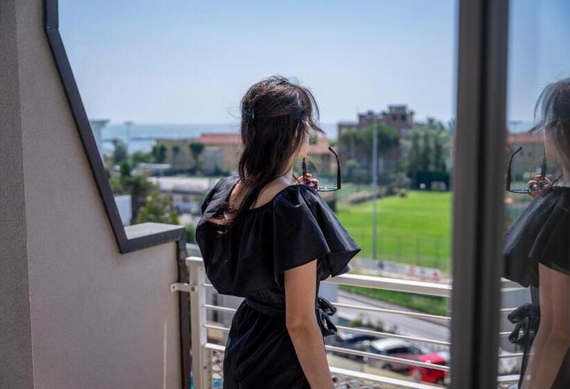 Отель Daniel Apartments